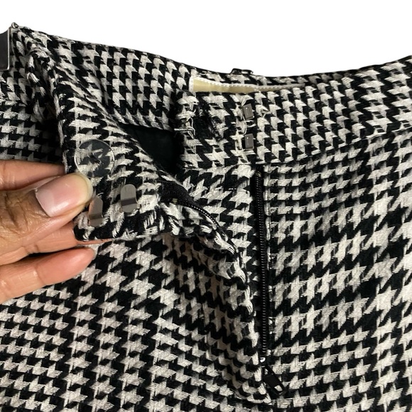 Michael Michael Kors Women’s Geometric Stretch Pant-Black/White - Picture 5 of 11